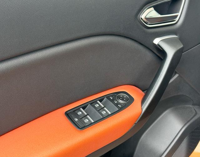 Fahrertür Highlights Renault Captur Intens