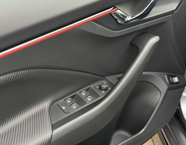 Fahrertür highlights Skoda Scala Monte Carlo 1.5 TSI