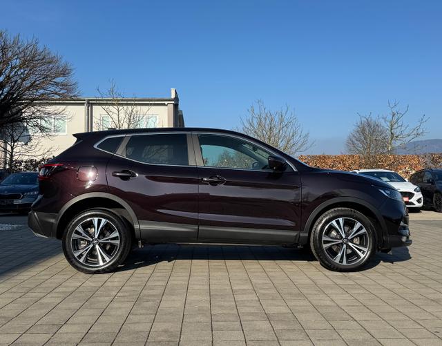 Beifahrerseite Nissan Qashqai N-Connecta 1.3 DIG-T 160