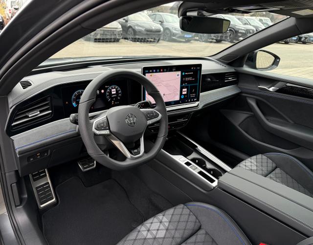 Interieur Volkswagen Passat Variant R-Line 2025 2.0 TSI 4MOTION 265 DSG