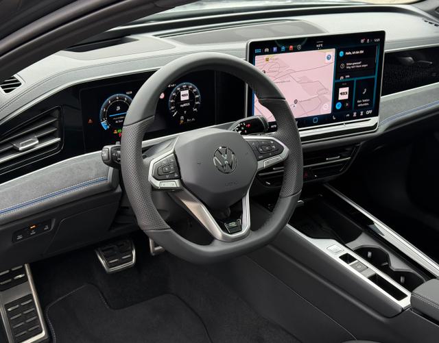 Interieur Volkswagen Passat Variant R-Line 2025 2.0 TSI 4MOTION 265 DSG