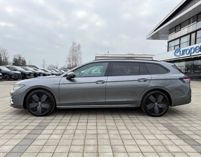 Fahrerseite Volkswagen Passat Variant R-Line 2025 2.0 TSI 4MOTION 265 DSG