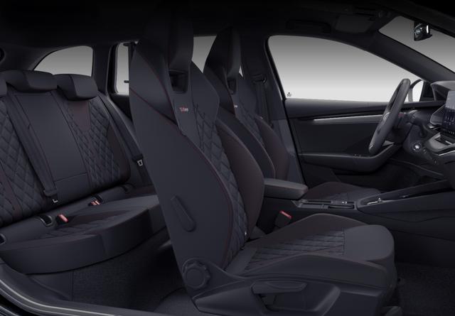 Skoda Octavia Combi 2025 H5 RS 2.0 TSI 195kW DSG