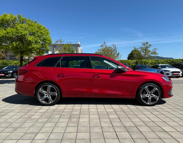 Beifahrerseite Seat Leon Sportstourer ST FR XL 1.5 eTSI 150 DSG