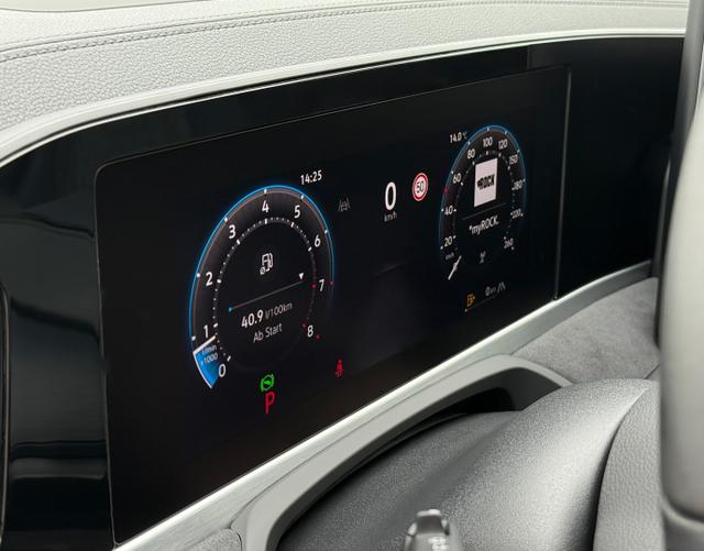 Digitales Cockpit Volkswagen Passat Variant 2025 R-Line 2.0 TSI 4MOTION 265 DSG