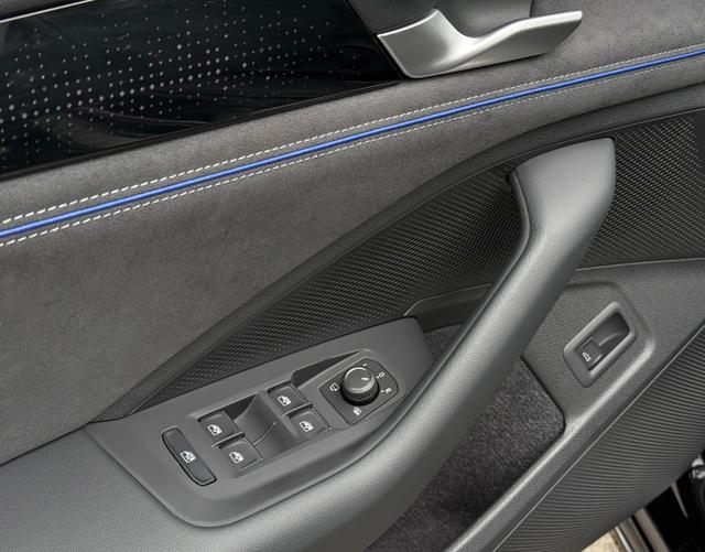 Fahrertür Highlights Volkswagen Passat Variant 2025 R-Line 2.0 TSI 4MOTION 265 DSG