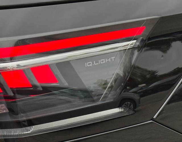 IQ Licht Volkswagen Passat Variant 2025 R-Line 2.0 TSI 4MOTION 265 DSG