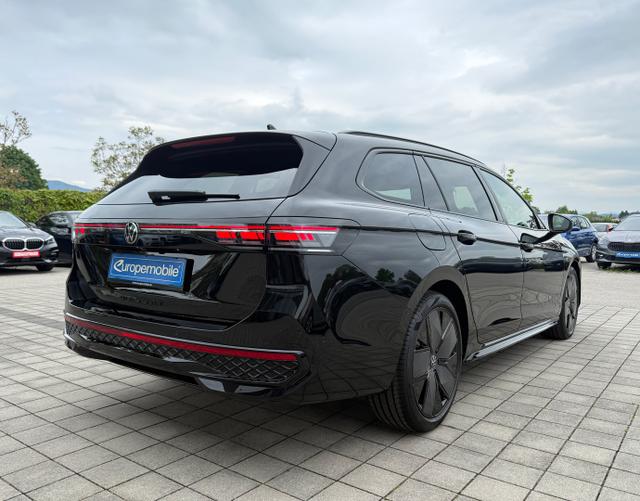 Hinten Volkswagen Passat Variant 2025 R-Line 2.0 TSI 4MOTION 265 DSG