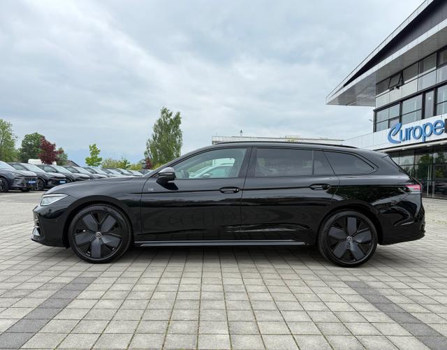 Fahrerseite Volkswagen Passat Variant 2025 R-Line 2.0 TSI 4MOTION 265 DSG