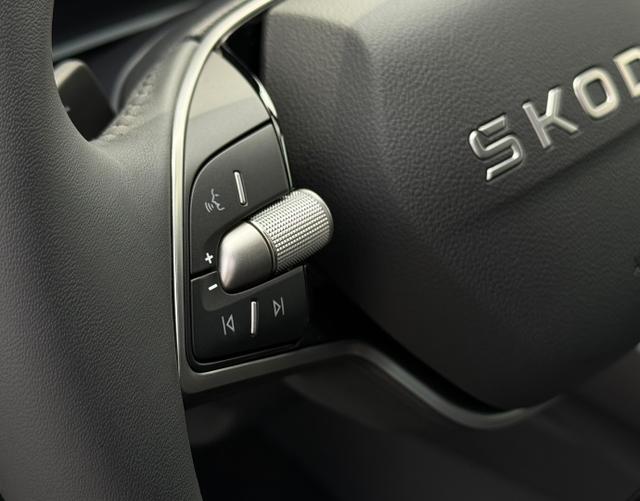 Multifunktionslenkrad Skoda Octavia Combi 2025 H14 SELECTION 1.5 TSI mHEV 110kW DSG