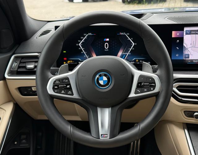Lenkrad BMW 3er Touring 330e M Sport Sportautomatik