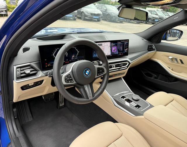 Interieur BMW 3er Touring 330e M Sport Sportautomatik