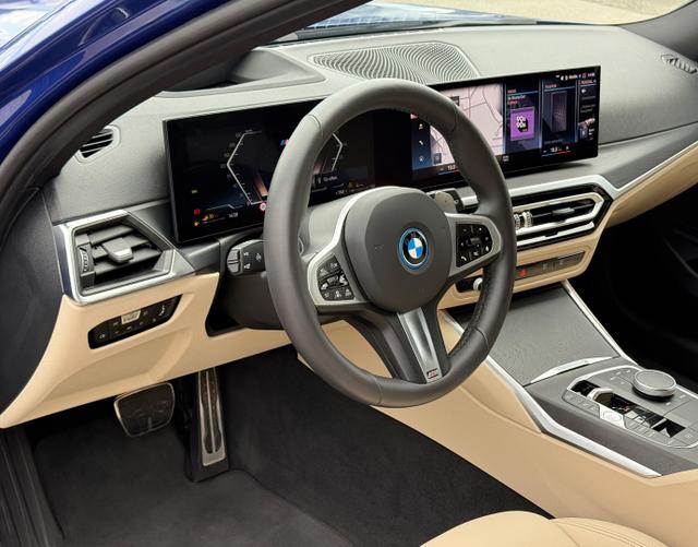 Interieur BMW 3er Touring 330e M Sport Sportautomatik