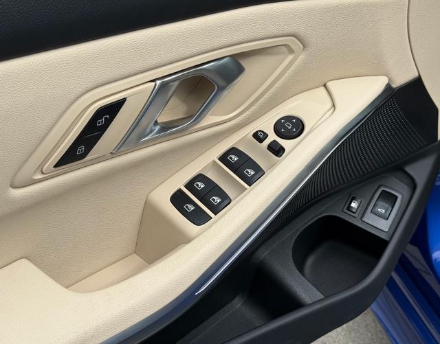 Fahrertür Highlights BMW 3er Touring 330e M Sport Sportautomatik