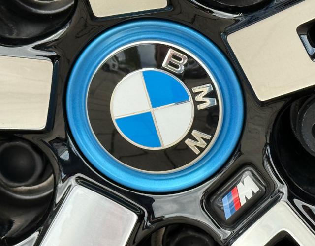 Logo BMW 3er Touring 330e M Sport Sportautomatik