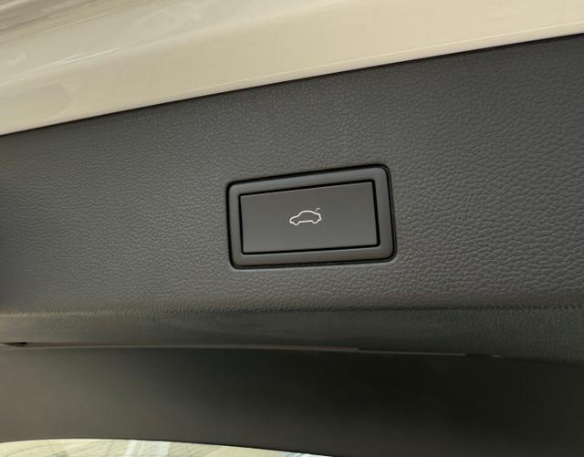 Kofferraum elektrisch Volkswagen Golf Variant R-LINE 1.5 TSI 