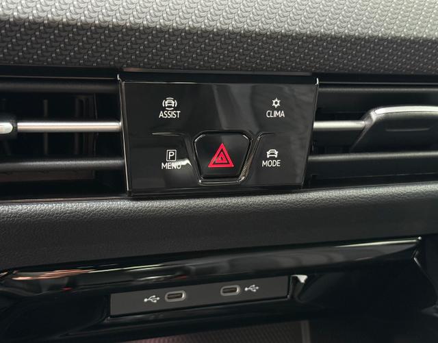 Innenraum Highlights Volkswagen Golf Variant R-LINE 1.5 TSI 