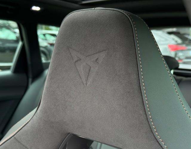 Polsterung Logo Cupra Leon Sportstourer VZ 2.0 TSI 245 kW DSG 