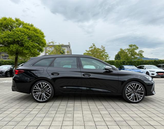 Beifahrerseite Cupra Leon Sportstourer VZ 2.0 TSI 245 kW DSG
