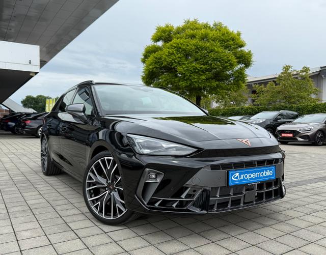 Vorne Cupra Leon Sportstourer VZ 2.0 TSI 245 kW DSG