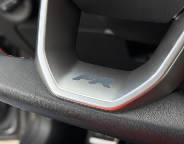 Logo Lenkrad Seat Ateca FR 1.5 TSI ACT 150 DSG