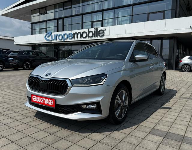 Vorne Skoda Fabia Style 1.0 TSI 
