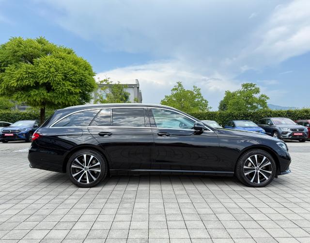 Beifahrerseite Mercedes-Benz E-Klasse T-Modell E 300