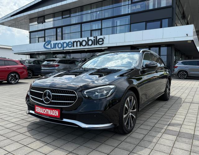 Vorne Mercedes-Benz E-Klasse T-Modell E 300