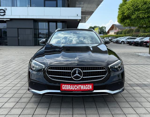 Vorne Mercedes-Benz E-Klasse T-Modell E 300