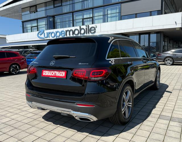 Hinten Mercedes-Benz GLC 300 de Plug-in-Hybrid 4Matic AMG