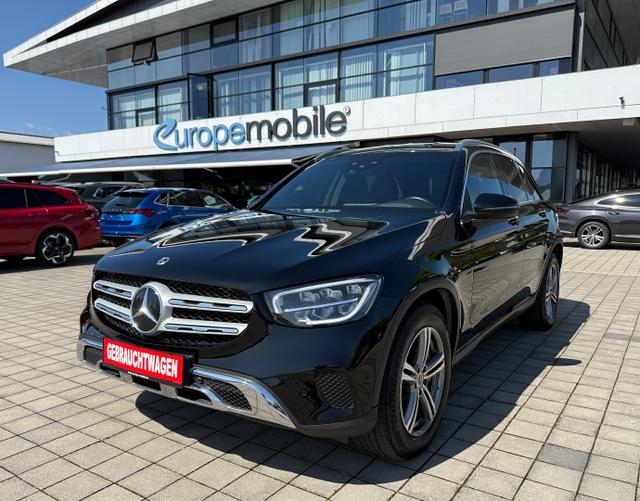 Vorne Mercedes-Benz GLC 300 de Plug-in-Hybrid 4Matic AMG