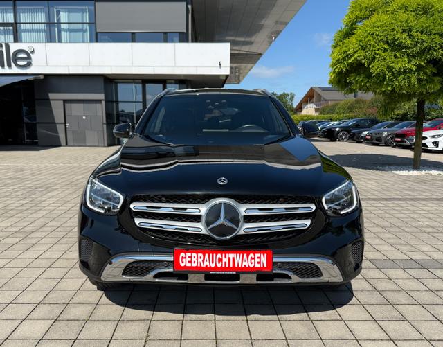 Vorne Mercedes-Benz GLC 300 de Plug-in-Hybrid 4Matic AMG