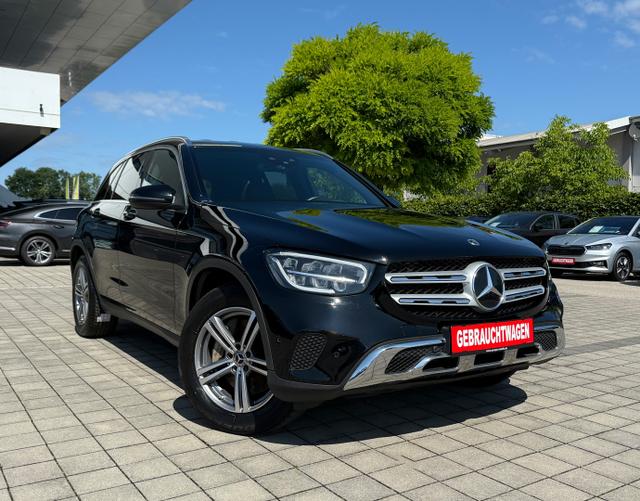 Vorne Mercedes-Benz GLC 300 de Plug-in-Hybrid 4Matic AMG
