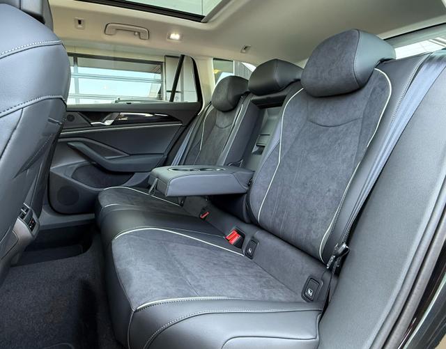 Rücksitzbank Volkswagen Passat Variant 2025 Business 1.5 TSI eHybrid 150kW