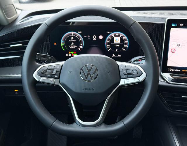 Lenkrad Volkswagen Passat Variant 2025 Business 1.5 TSI eHybrid 150kW 