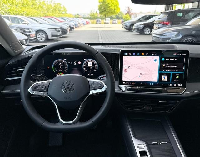 Innenraum Volkswagen Passat Variant 2025 Business 1.5 TSI eHybrid 150kW 