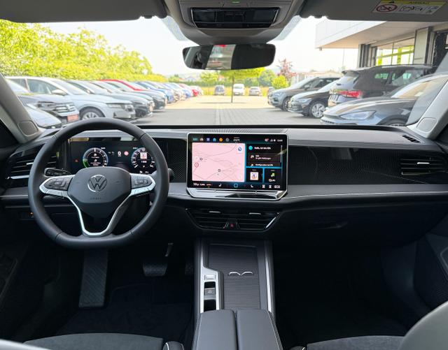 Innenraum Volkswagen Passat Variant 2025 Business 1.5 TSI eHybrid 150kW 