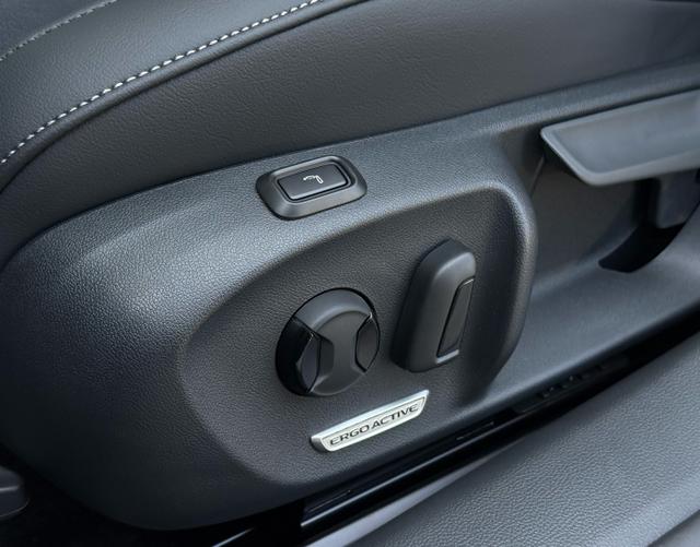 Fahrersitz elektrisch Volkswagen Passat Variant 2025 Business 1.5 TSI eHybrid 150kW 