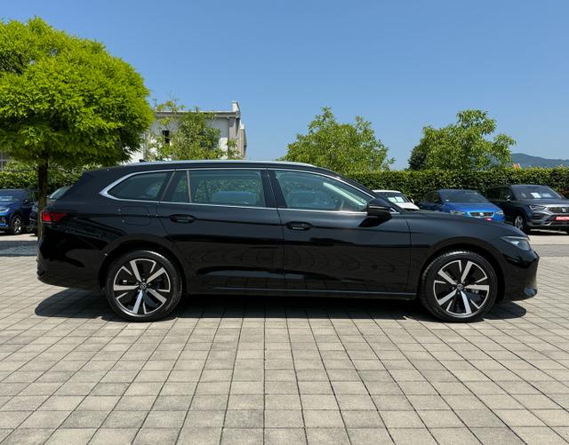 Beifahrerseite Volkswagen Passat Variant 2025 Business 1.5 TSI eHybrid 150kW