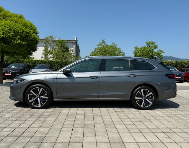 Volkswagen Passat Variant - 2025 Business 1.5 TSI eHybrid 150kW (Lager) IQ/NAV/PANO/PARK&COMFORT/WINTER/18
