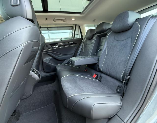 Rücksitzbank Volkswagen Passat Variant 2025 Business 1.5 TSI eHybrid 150kW 