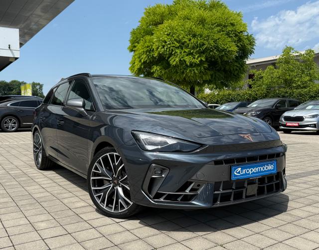 Vorne Cupra Leon Sportstourer VZ 2.0 TSI 245 kW DSG
