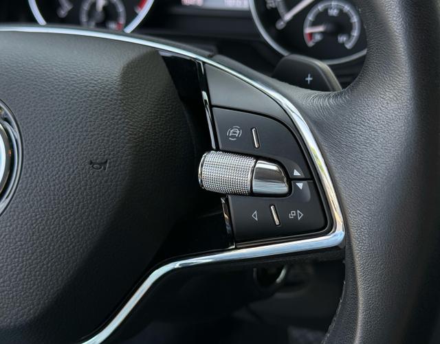 Multifunktionslenkrad Skoda Fabia Combi STYLE 1.0 TSI OPF 95 DSG