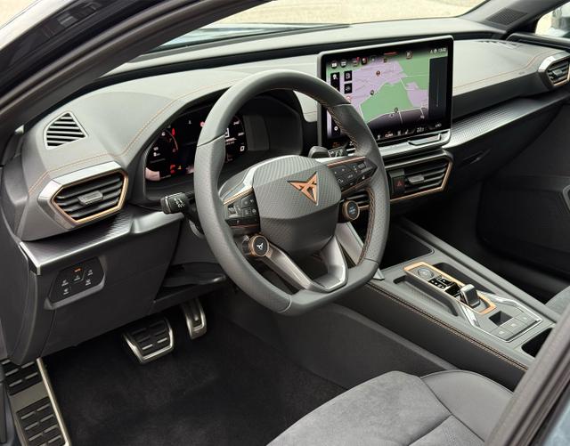 Innenraum Fahrersitz Cupra Leon 2026 Sportstourer VZ
