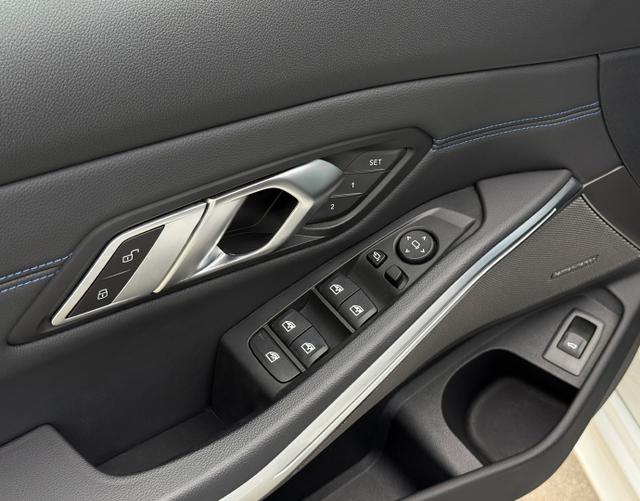 Fahrertür Highlights BMW 3er Touring 320 d Mild Hybrid xDrive M Sport