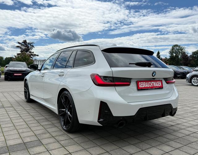 Hinten BMW 3er Touring 320 d Mild Hybrid xDrive M Sport