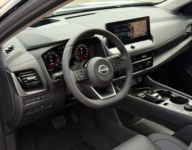 Interieur Nissan X-Trail 2025 H9 Tekna + 7-SITZER