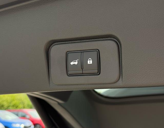 Kofferraum elektrisch Nissan X-Trail 2025 H9 Tekna + 7-SITZER