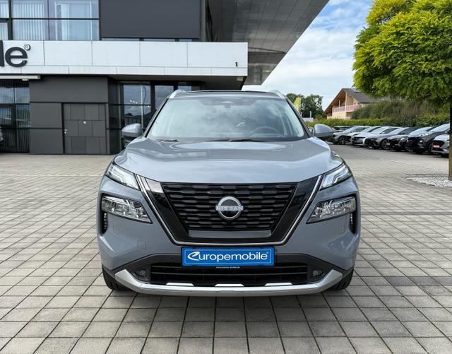 Vorne Nissan X-Trail 2025 H9 Tekna + 7-SITZER