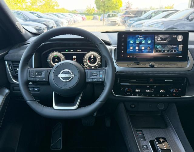 Innenraum Nissan Qashqai 2025 H9 Tekna+ 